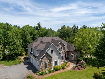 12 Rachel Way