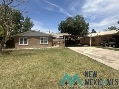 306 W Chisum Ave