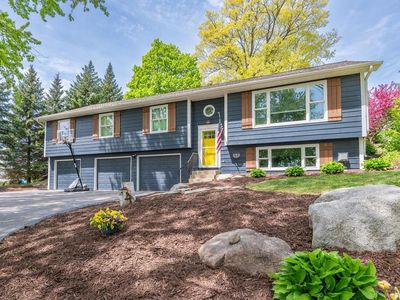 Property at 1036 Sunny Ridge Dr, Carver, MN