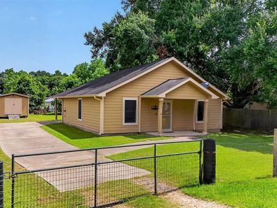 Property at 148 W Fear Rd, Winnie, TX