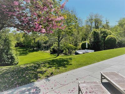 60 Fairview Ave
