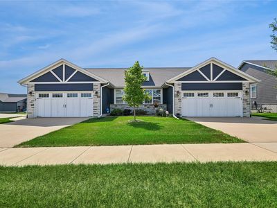 Property at 1395 Applewood Dr, Fairfax, IA