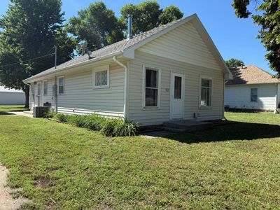 923 E Fremont St