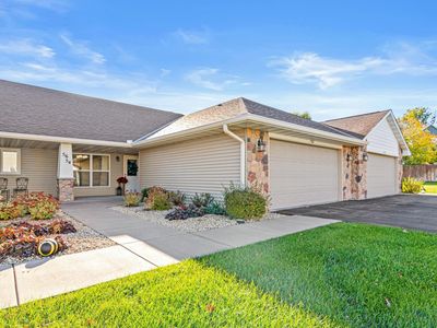 Property at 54 Crown Pointe Curv, Hudson, WI