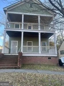996 Desoto St NW