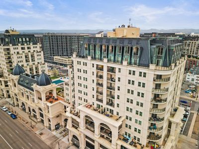 975 N Lincoln St #11H