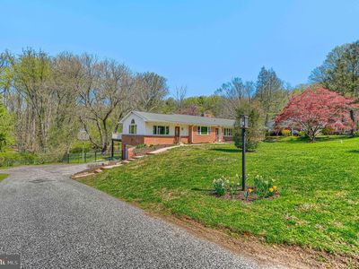 802 Stone Barn Rd