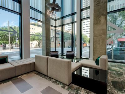 1211 Caroline St #907