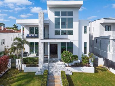 110 Palmera Blvd NE