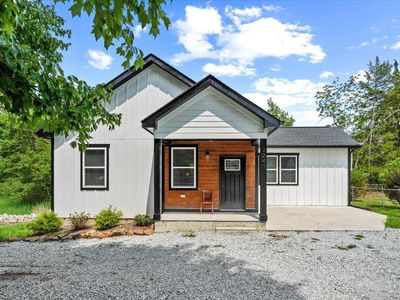 3241 Rowena Ave