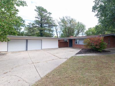 2509 N Roosevelt Ct