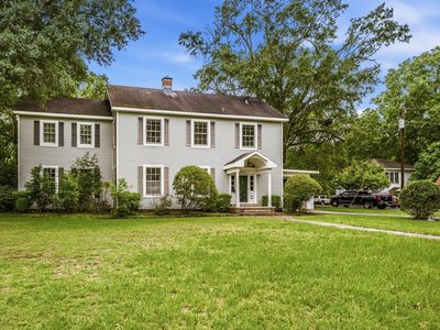 1103 E Goliad Ave