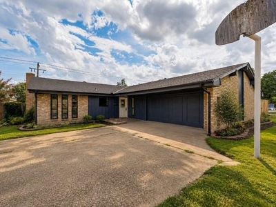 6736 Cherry Pl