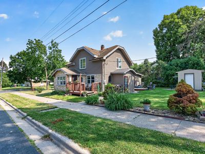 158 Moreland Ave E