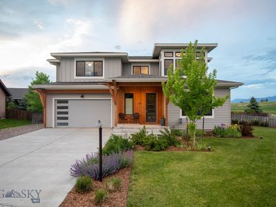 121 Laura Ct
