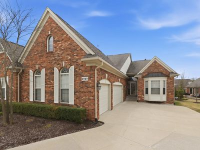 Property at 2747 Castlemartin Ct, Rochester, MI