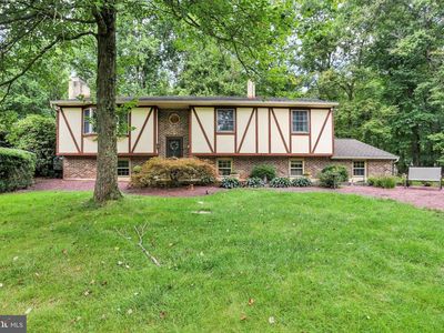 Property at 81 Oakbrook Dr, Birdsboro, PA
