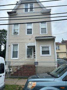 93 Bloomfield Ave