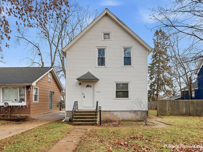 3011 Emmaus Ave