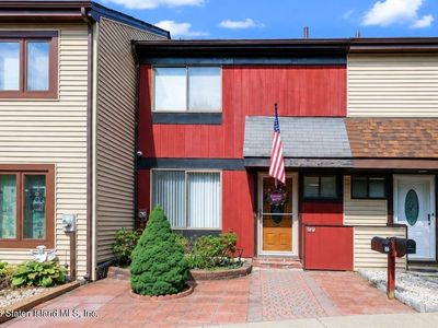 99 Arrowood Ct