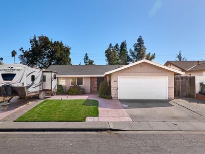 433 Dahlia Street