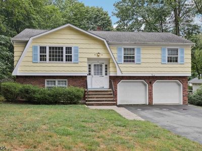 Property at 6 Christopher Pl, Ridgewood, NJ