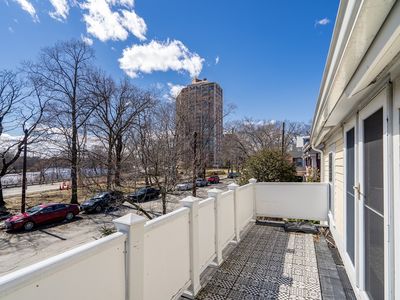 239 Mount Auburn St
