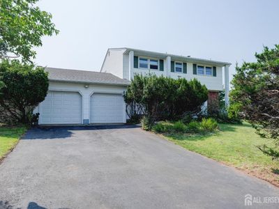 23 Charlton Ave