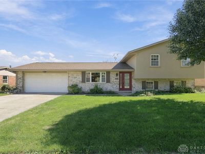 Property at 562 Hathaway Trl, Tipp City, OH