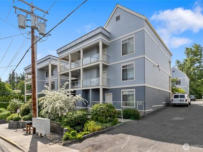 910 Gladstone Street UNIT 309