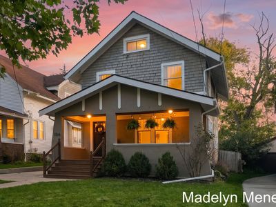 104 Mayfield Ave NE