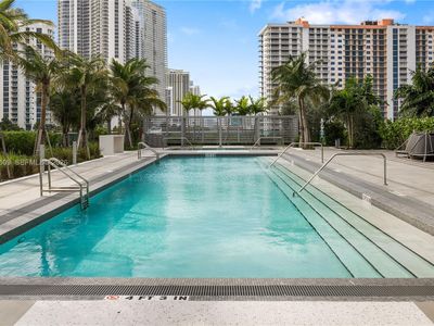 17550 Collins Ave #502
