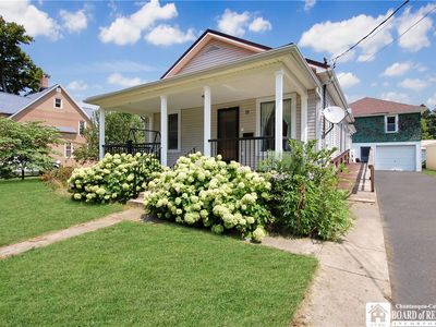 33 Beckman Ave
