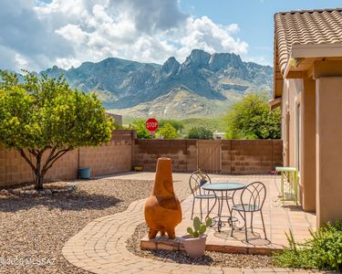 1535 E Ganymede Dr