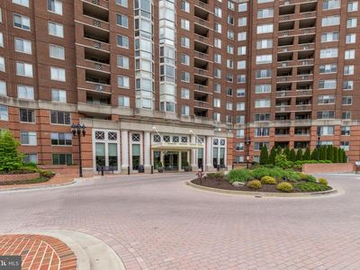 5809 Nicholson Ln APT 103