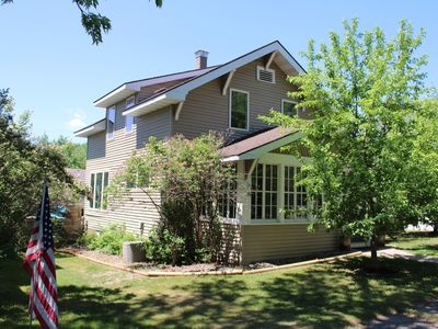 214 3rd Ave