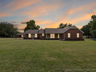 9932 E Northlea