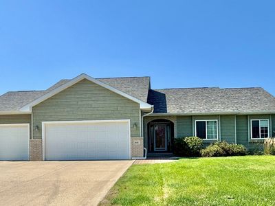 641 Hawk Cir