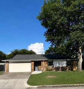 Property at 14037 S Glen St E, Glenpool, OK