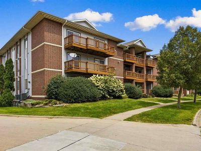 556 W Side Dr