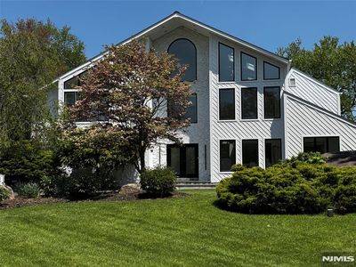 81 Greenwoods Rd