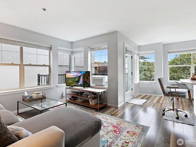 4026 Stone Way N #403