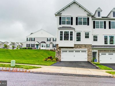 135 Woodwinds Dr
