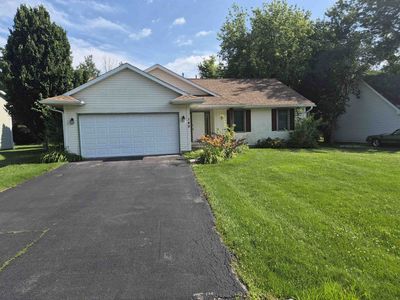 140 Lamplighter Loop SE