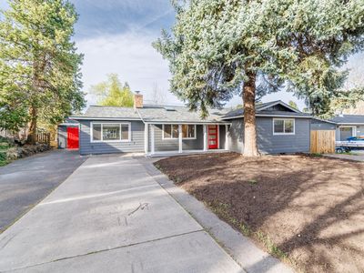 1382 NE Drost Dr