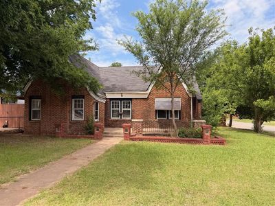 Property at 1701 NW 39th St, Oklahoma City, OK