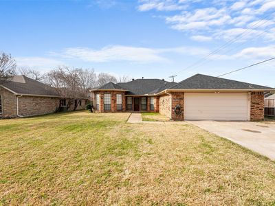 708 Azalea Dr