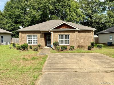 Property at 184 Oak St, Selma, AL