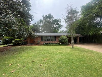 2850 Roswell Ln