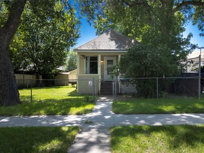 806 1st Ave SW